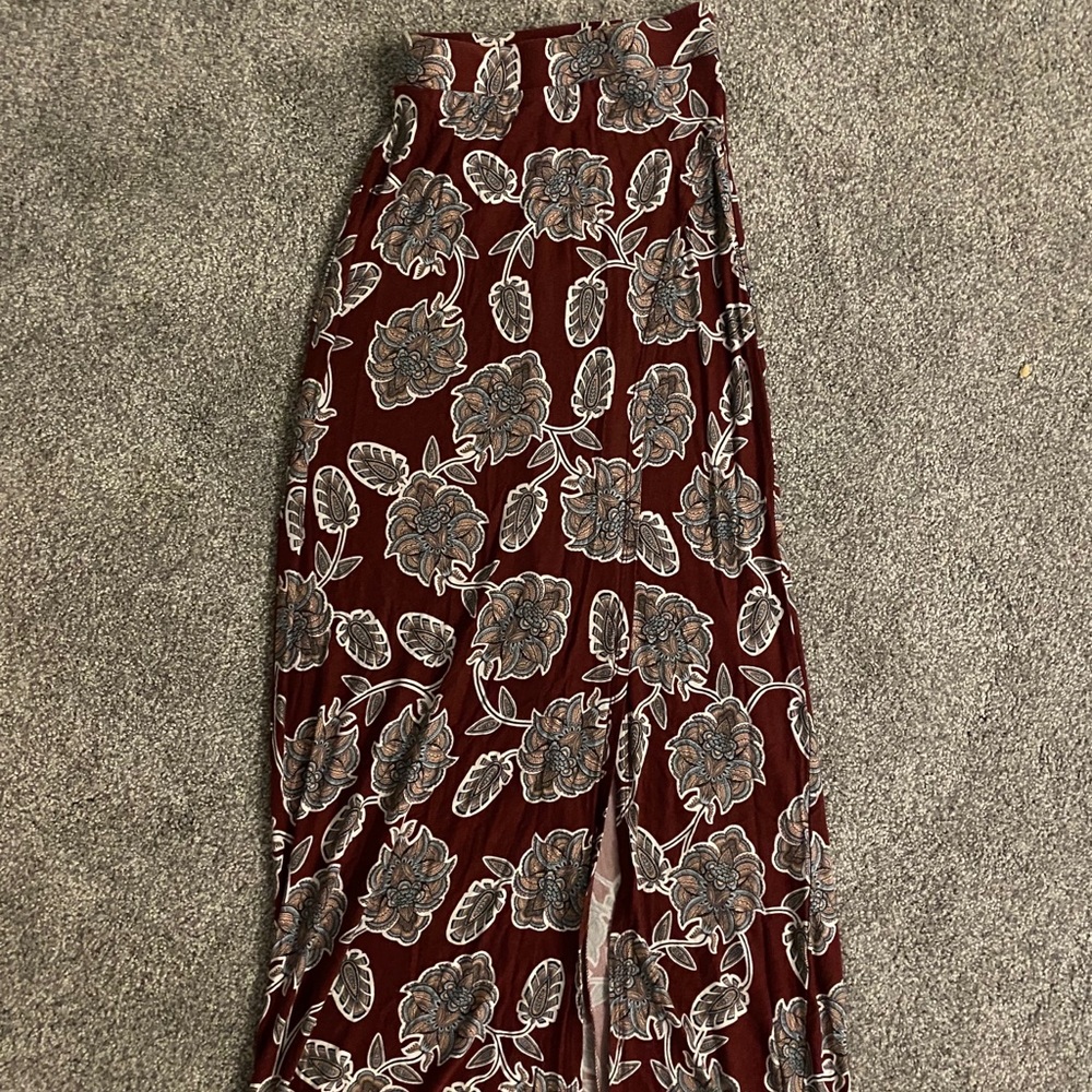 Charlotte Russe leg split Skirt